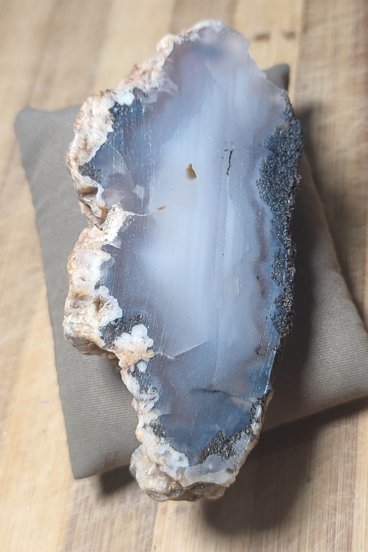 Agat Taşı Ham Dekoratif Kütle 106 Gr – TAŞCIZADE