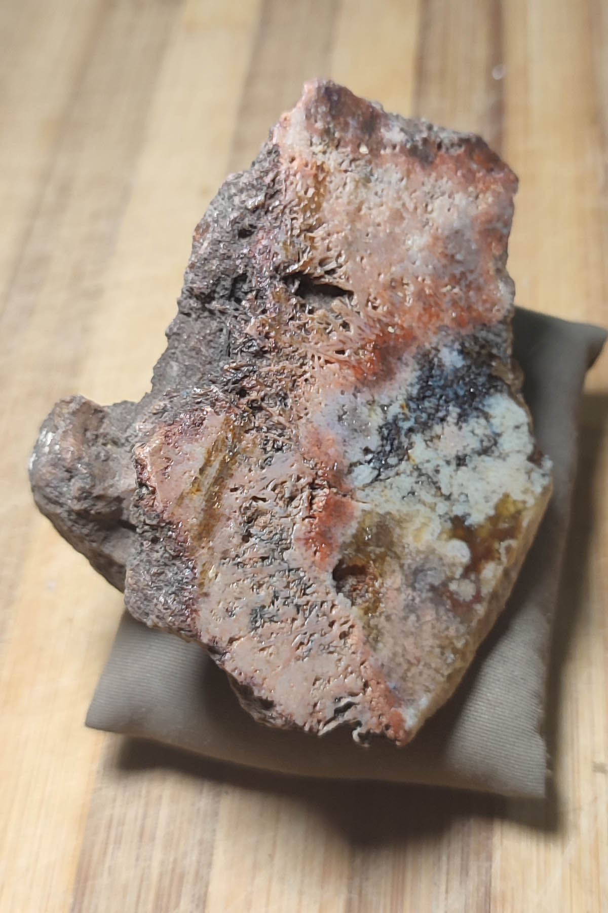 Agat Taşı Ham Dekoratif Kütle 169 Gr – TAŞCIZADE