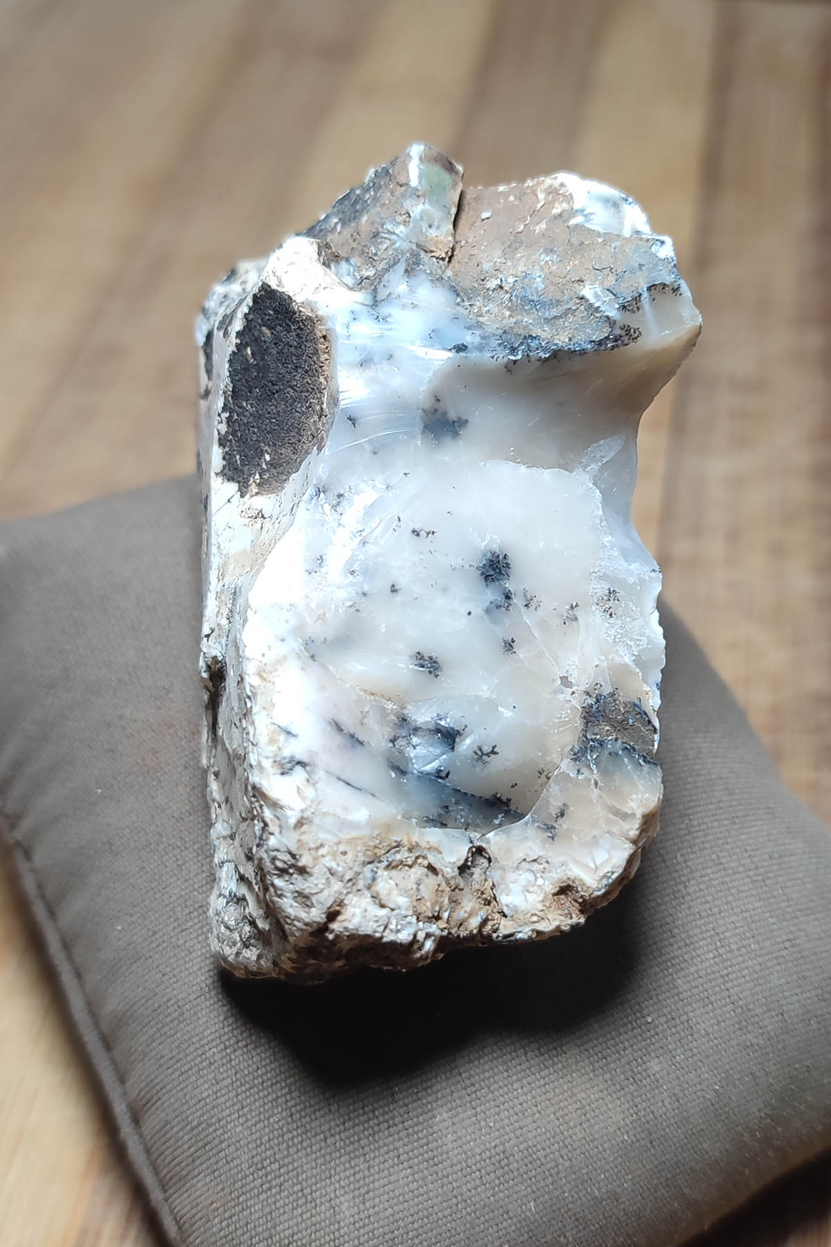 Opal Taşı Ham Dekoratif Kütle 62 Gr