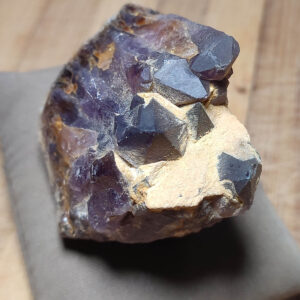 Ametist Taşı Ham Dekoratif Kütle 141 Gr