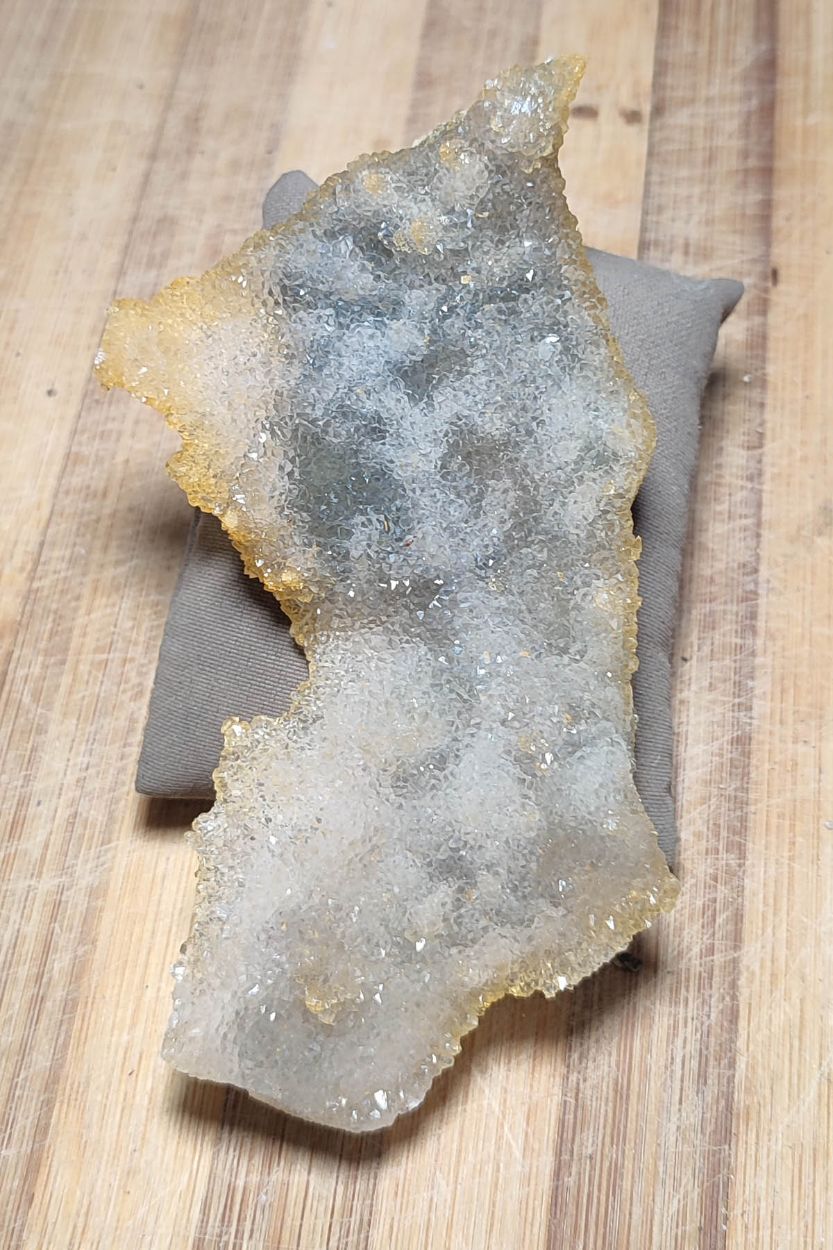 Kuvars Taşı Ham Dekoratif Kütle 93 Gr