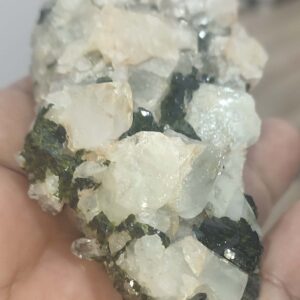 Kuvars Taşı Epidot ve Kloritli Natural Doğaltaş Ham Kütle 196 Gr