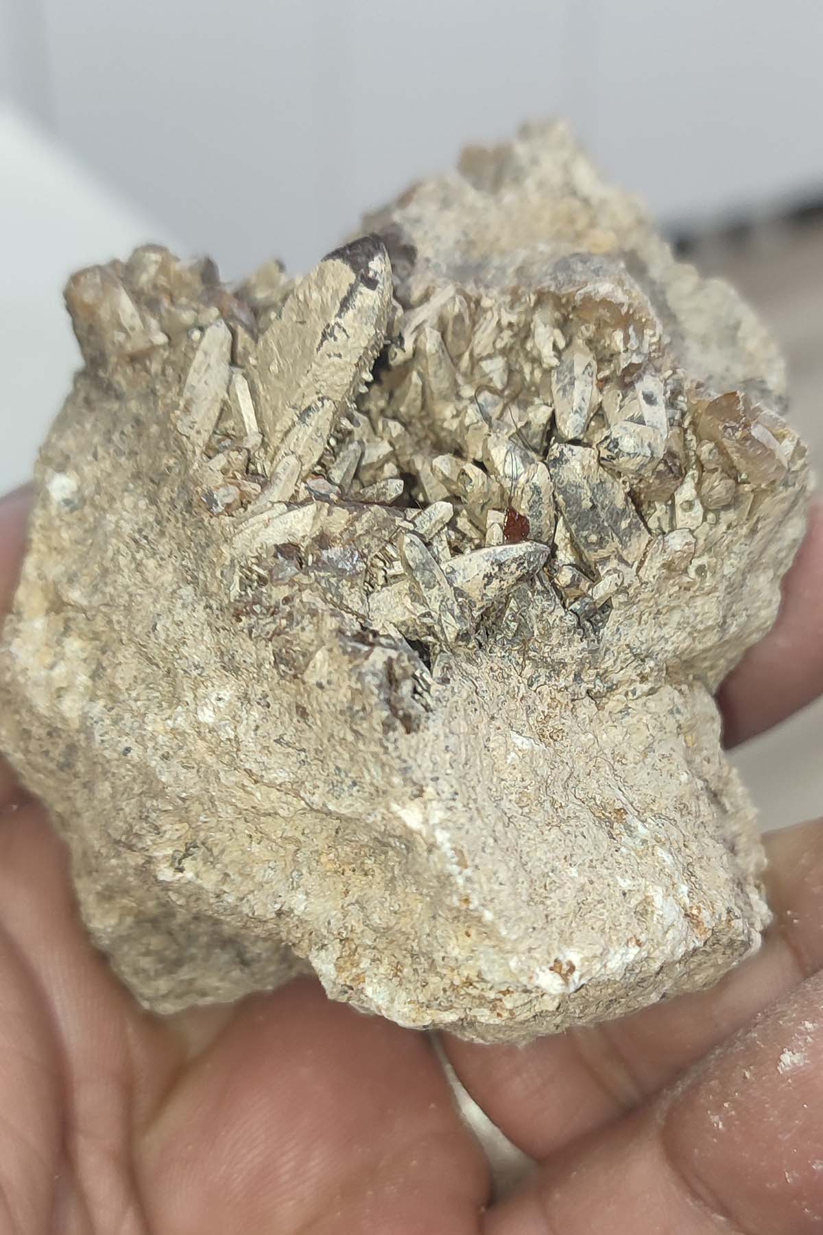İğne Kuvars Taşı Kayaçlı Ham Natural Doğaltaş Kütle 253 gr
