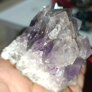 Ametist Taşı Brezilya Ham İşlenmemiş Doğaltaş Kütle 359 Gr