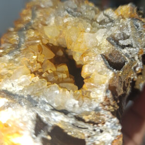 Sitrin Taşı ( Para Taşı ) Ham Dekoratif Natural Doğaltaş Kütle 636 Gr