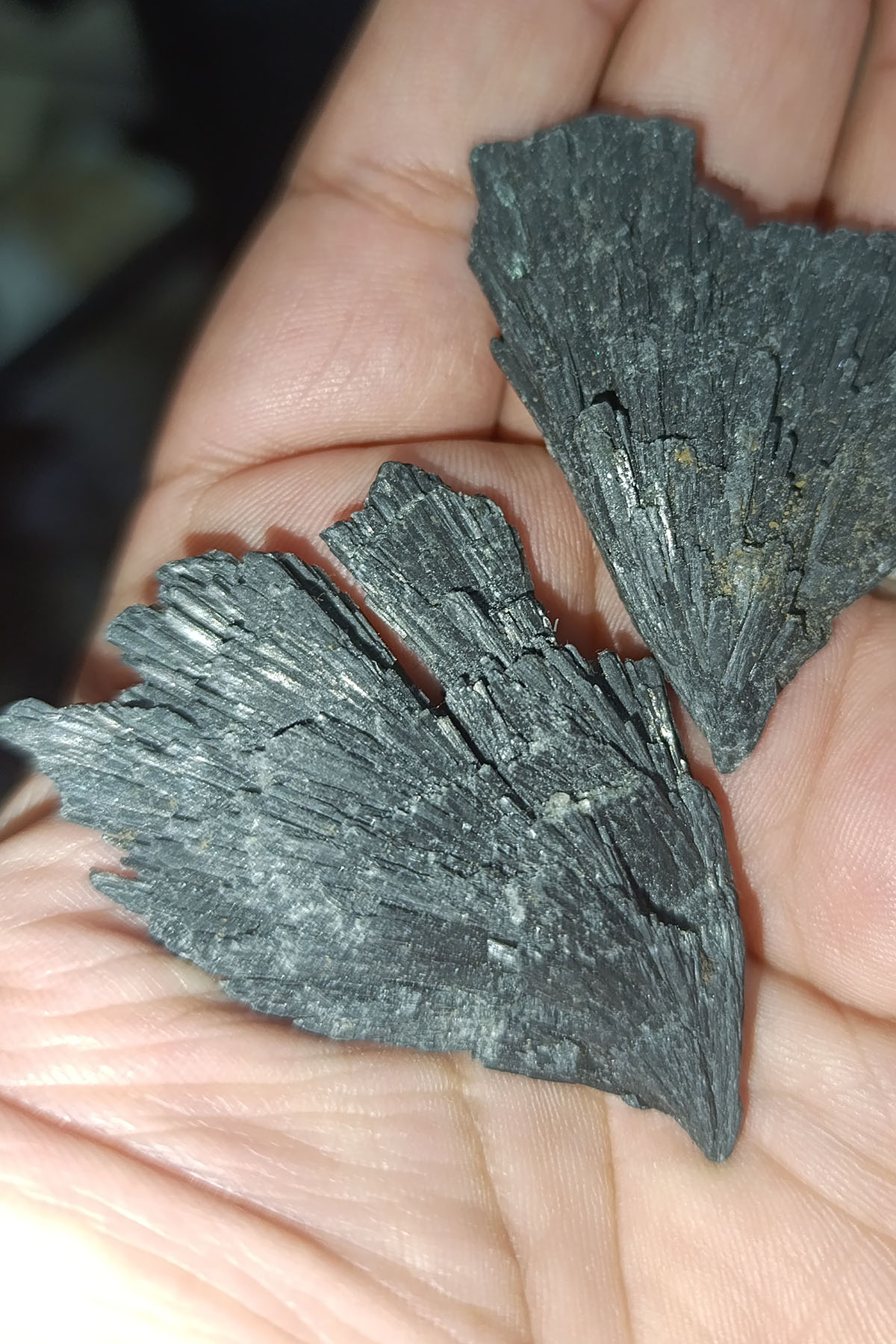 Siyah Kyanit Taşı Ham Natural Doğaltaş Kütle 1 Adet - Görsel 4