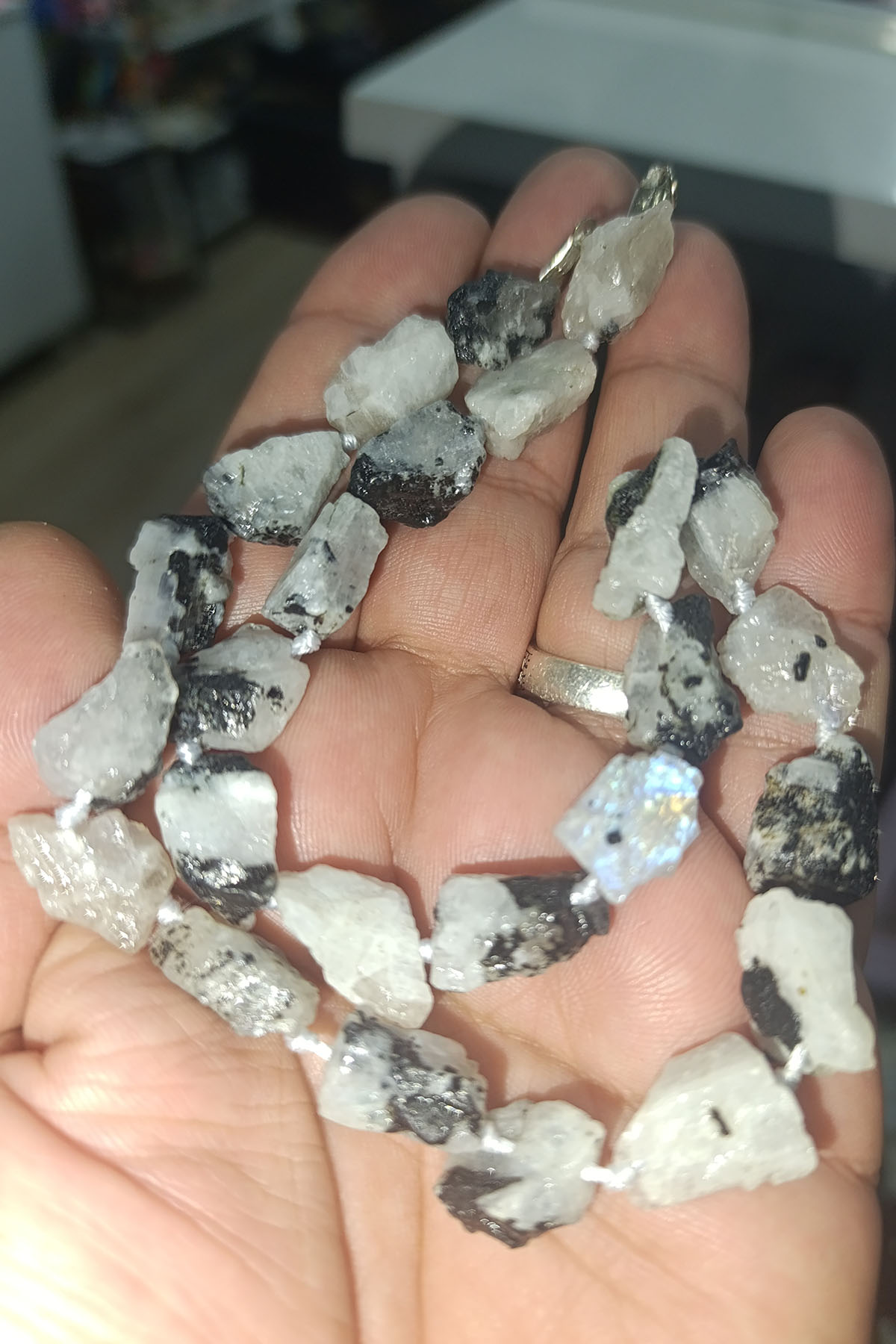 Ay Taşı Ham A Kalite Amorf ( Şekilsiz ) Kesim Doğaltaş Kolye - Görsel 3
