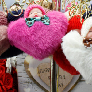 Renkli Kalpli Porselen Bebek Bereli Ponpon Anahtarlık 1 Adet