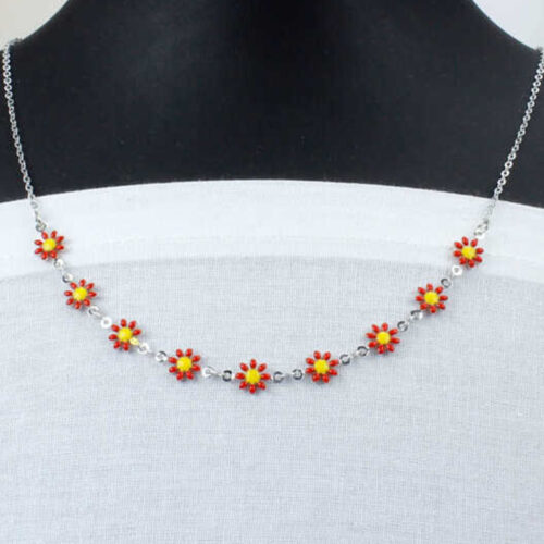 Papatya Model Kırmızı Renk Kolye