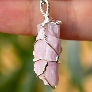 Kunzit Taşı Ham Tel Sargılı Doğaltaş Kolye