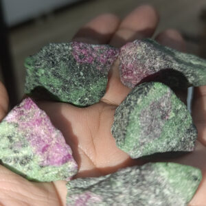 Anyolit Taşı Ham İşlenmemiş Kütle