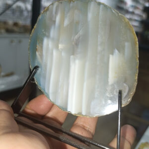 Yeşil Alacalı Akik Taşı Metal Standlı Doğaltaş Plaka