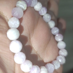 Kunzit Taşı 8 mm Faset Kesim Doğaltaş Bileklik