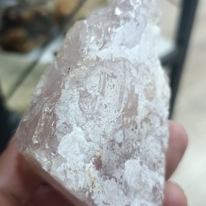 Pembe Kuvars Taşı Ham İşlenmemiş Dekoratif Kütle 440 Gr