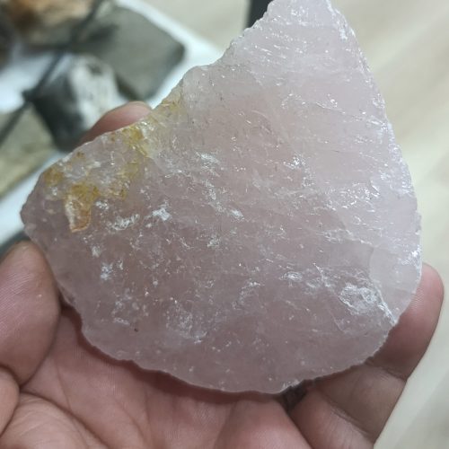 Pembe Kuvars Ham İşlenmemiş Doğaltaş Kütle 429 Gr