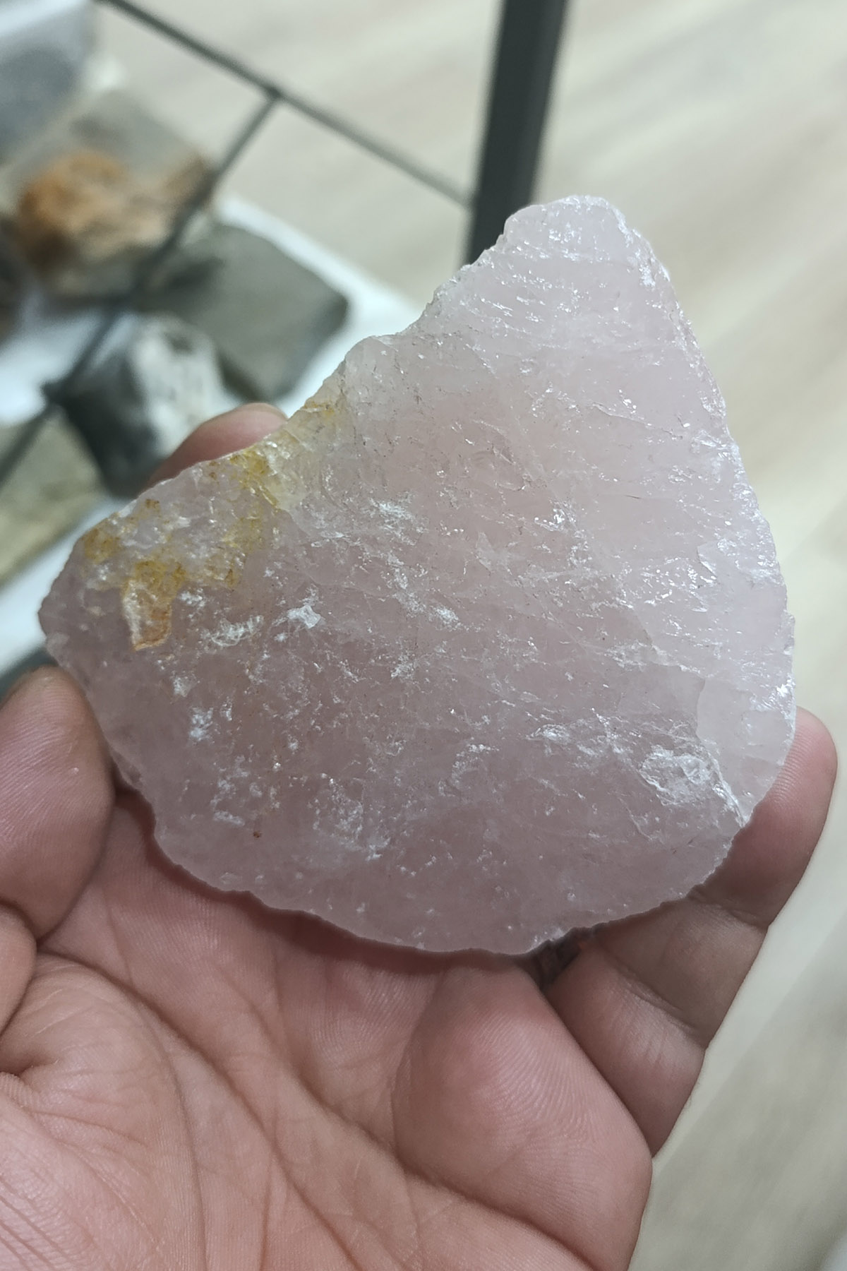 Pembe Kuvars Ham İşlenmemiş Doğaltaş Kütle 429 Gr
